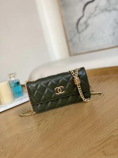 Chanel AP3047 FLAP Phone Holder With Chain Green Lambskin
