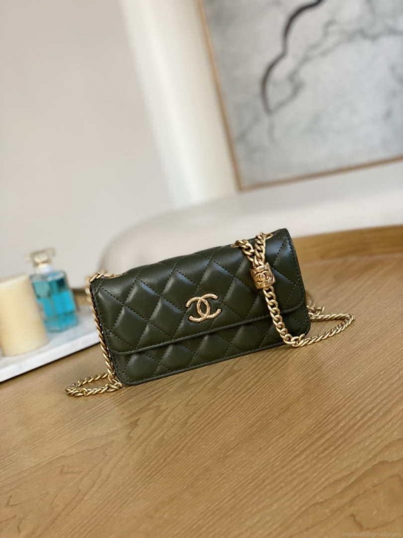 Chanel AP3047 FLAP Phone Holder With Chain Green Lambskin
