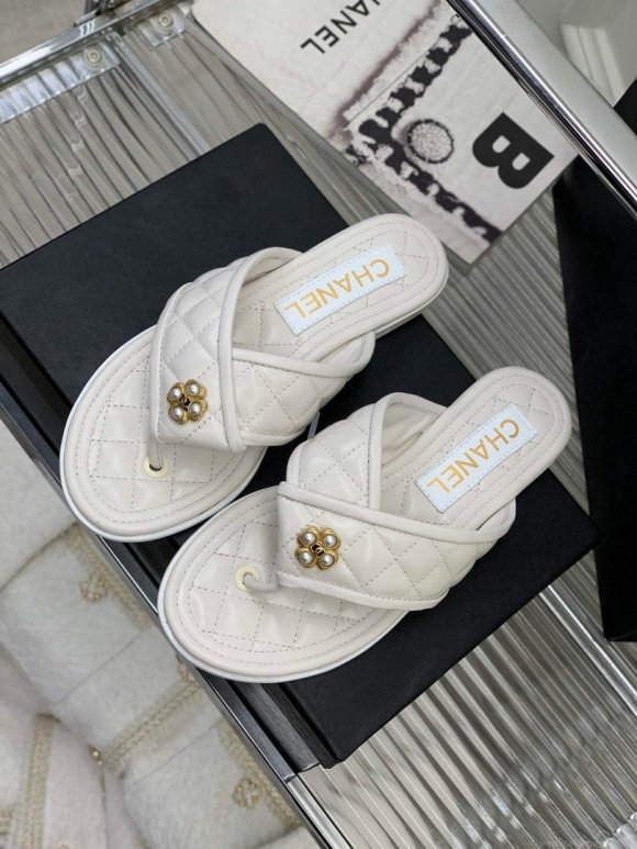Chanel G40132 Women’s Slippers Shoes Calfskin C90204