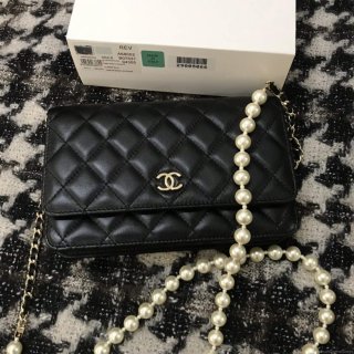 Chanel A68052 Wallet on Chain bag lambskin Imitation Pearls gold Black