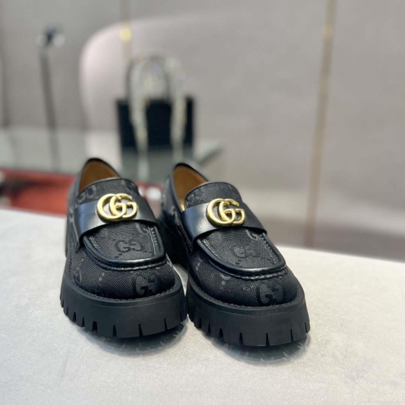 Gucci Women Shoes Style ‎700271 DKSD0 1000 Women’s lug sole Interlocking G loafer 191412