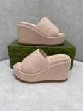 Gucci 730047 Women’s jumbo GG platform slide sandal G82364