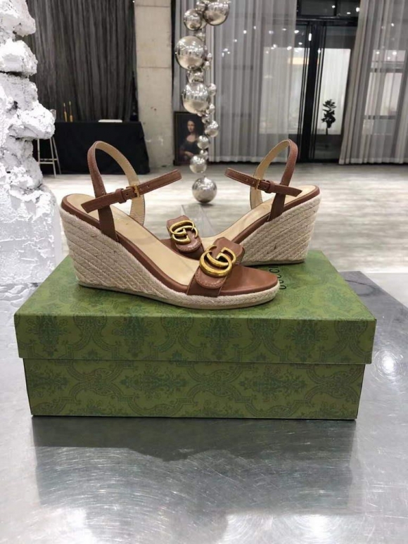 Gucci Women’s Leather platform espadrille GG Sandals G18749