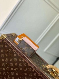 LV M82739 Louis Vuitton LV Charms Card Holder Rose Ballerine Pink
