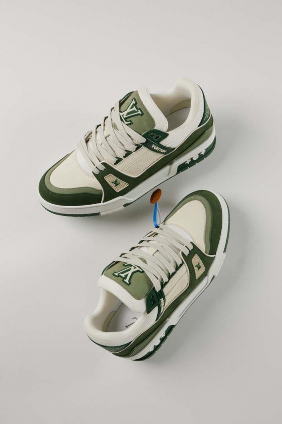 Louis Vuitton 1ABLUR Men Women’s LV Trainer Sneaker L62469