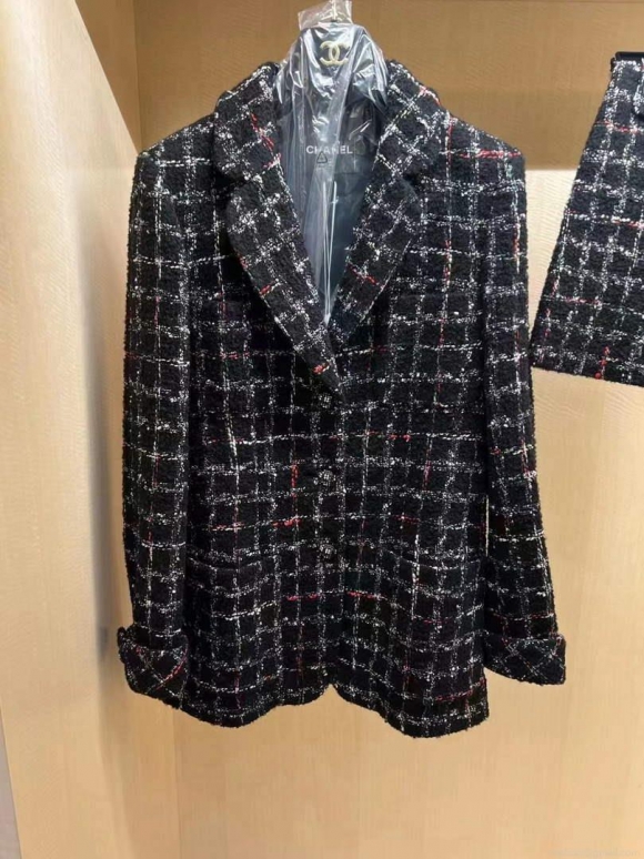 Chanel P73609 Women’s Fashion Clothing Jacket C58702