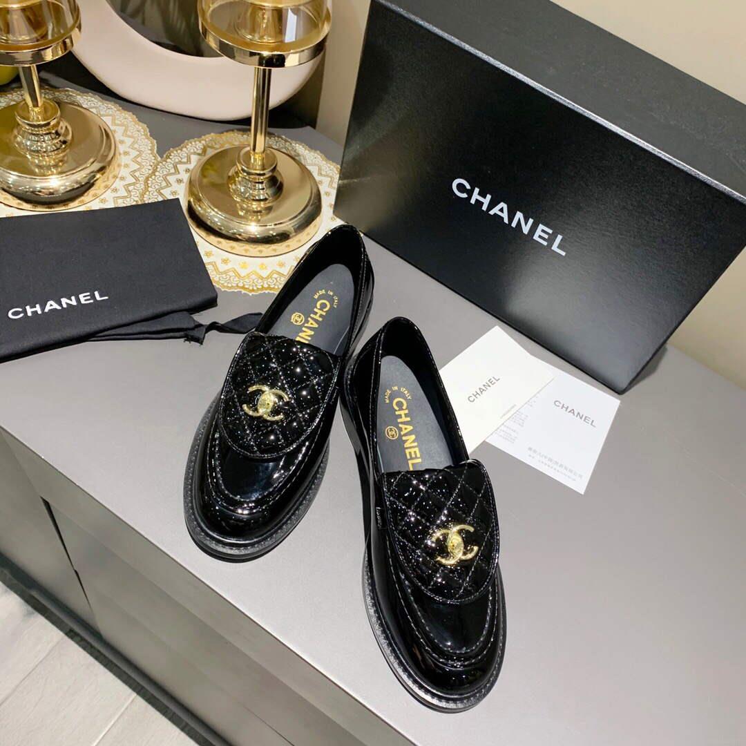 Chanel Women’s Fashion Loafers Calfskin C90304