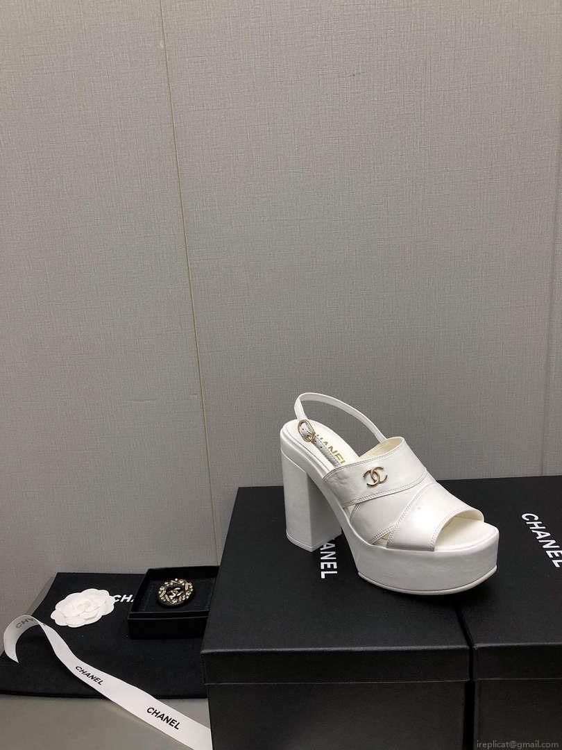 Chanel G45016 Patent Crumpled Lambskin Sandals C88324