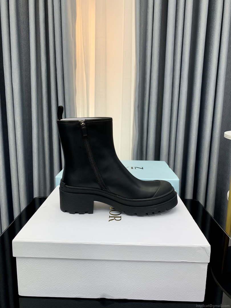 Dior Women’s Shoes – Dior Symbol Ankle Boot – KCI770VSO_S900 – Black