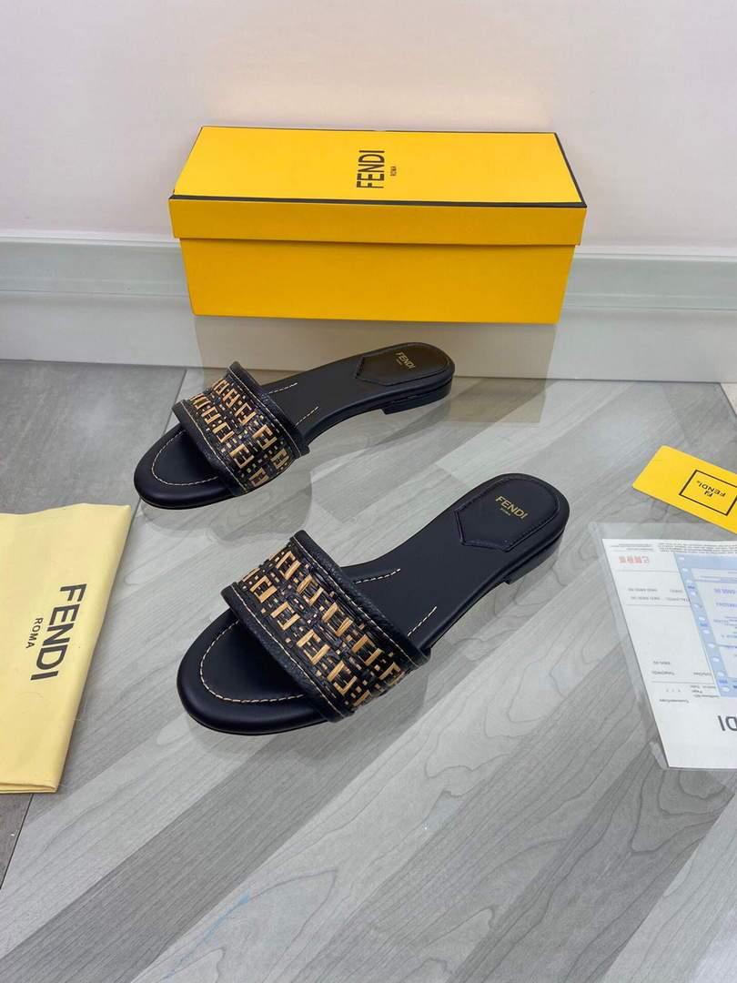 Fendi 8R8092 FF Interlace Leather Slides Flats Shoes Black