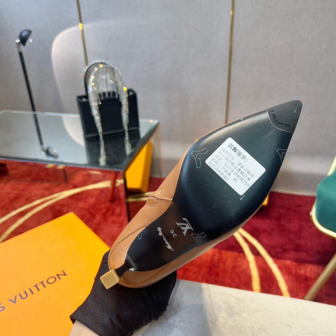 LV 1A9P46 Louis Vuitton Women’s Signature High Boots L66530