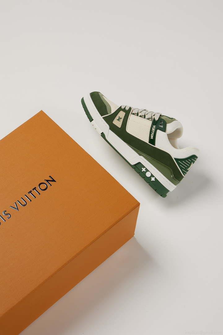 Louis Vuitton 1ABLUR Men Women’s LV Trainer Sneaker L62469