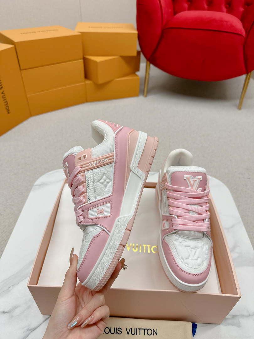 Louis Vuitton 1ABLUR Men Women’s LV Trainer Sneaker L62472