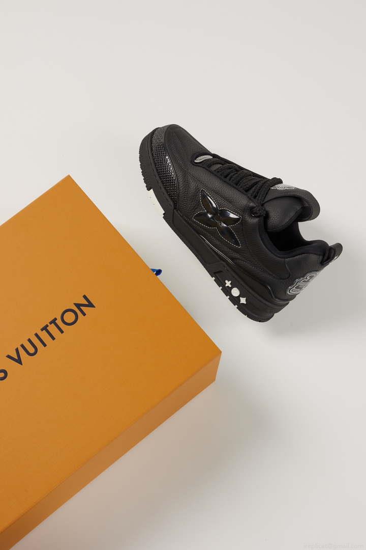 Louis Vuitton 1ACD7H Men Women’s LV Trainer Sneaker L62490