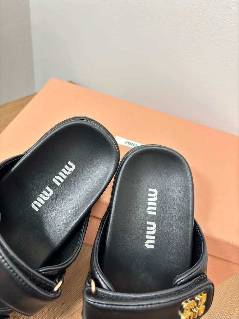 MiuMiu 5X135E Women’s Sporty matelassé nappa leather sandals Miu80014