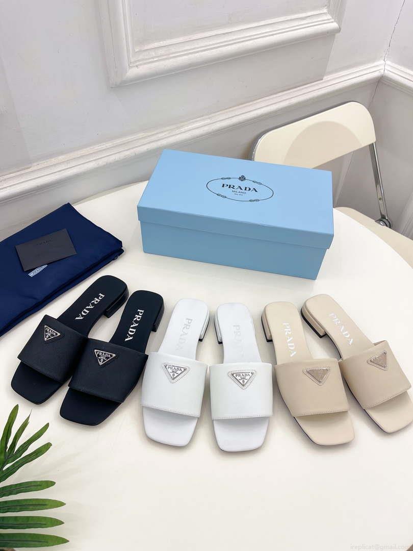 Prada Embossed leather slides leather P91265