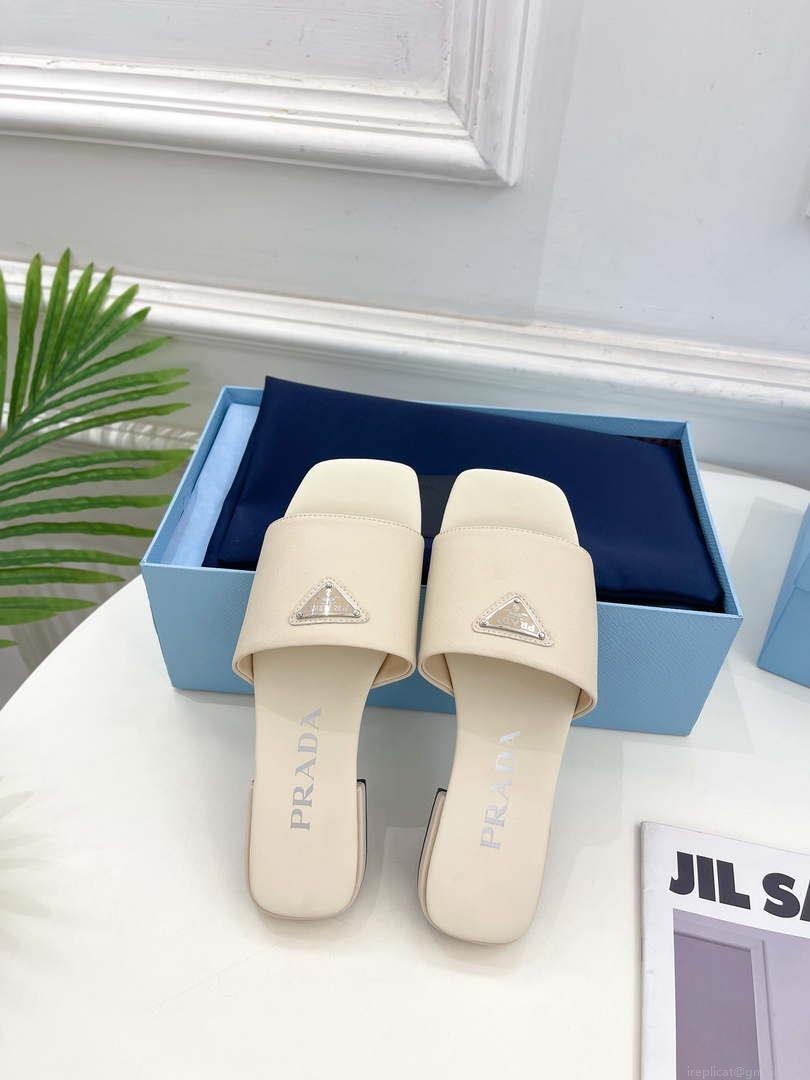 Prada Embossed leather slides leather P91265