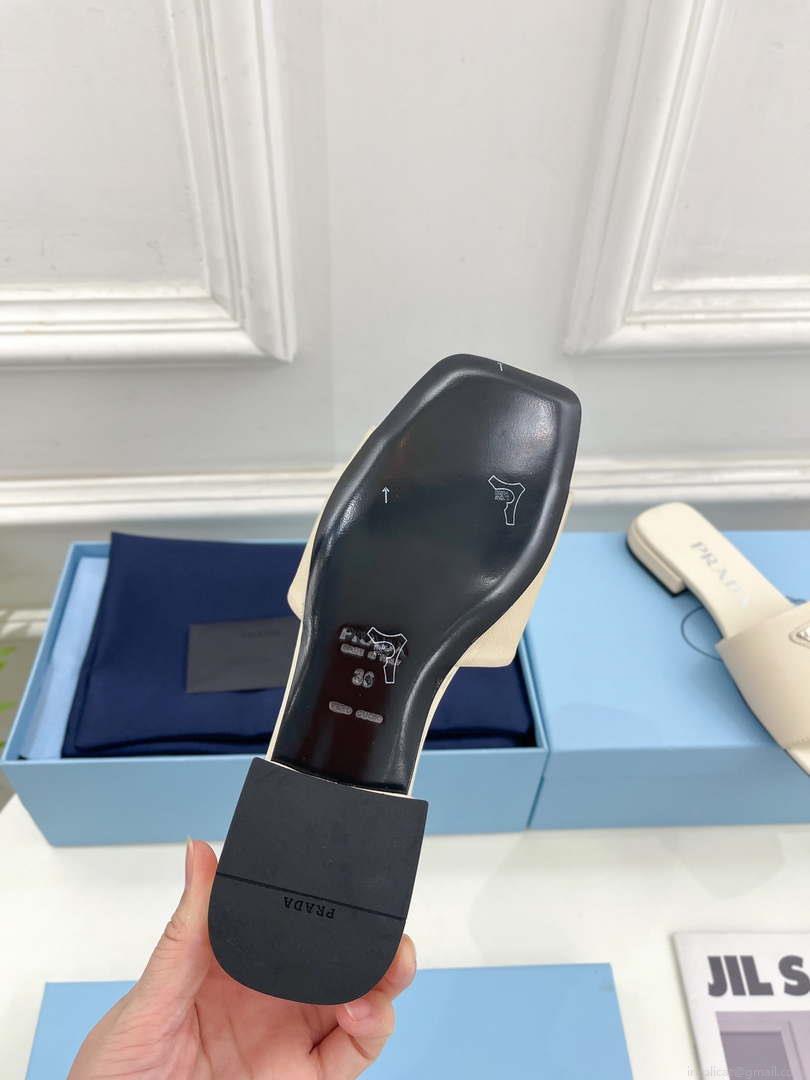 Prada Embossed leather slides leather P91265