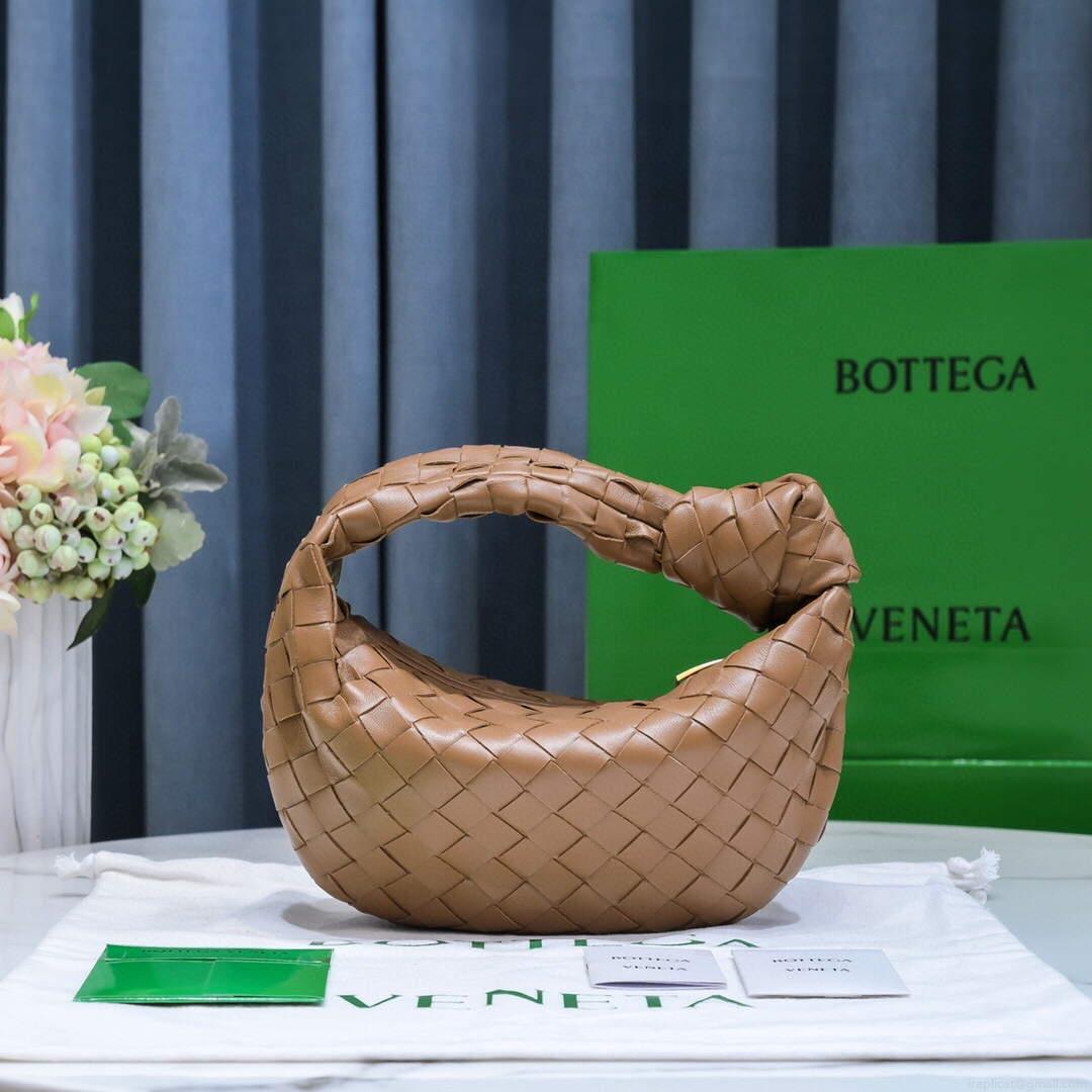 Bottega Veneta BV 651876 mini Jodie Borwn