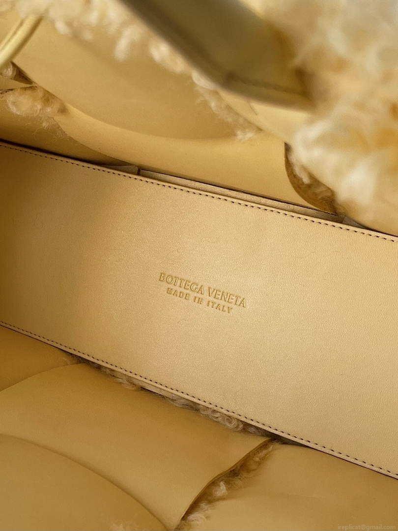 Bottega Veneta BV 652867 Arco Tote Intreccio shearling Light Yellow