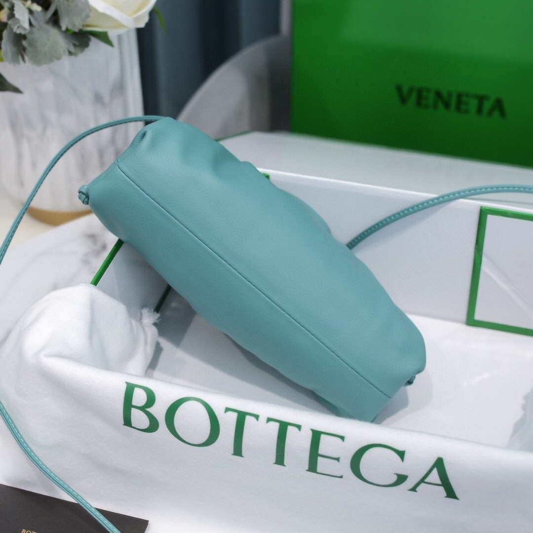 Bottega Veneta 585852 BV Mini Pouch Blue Bag