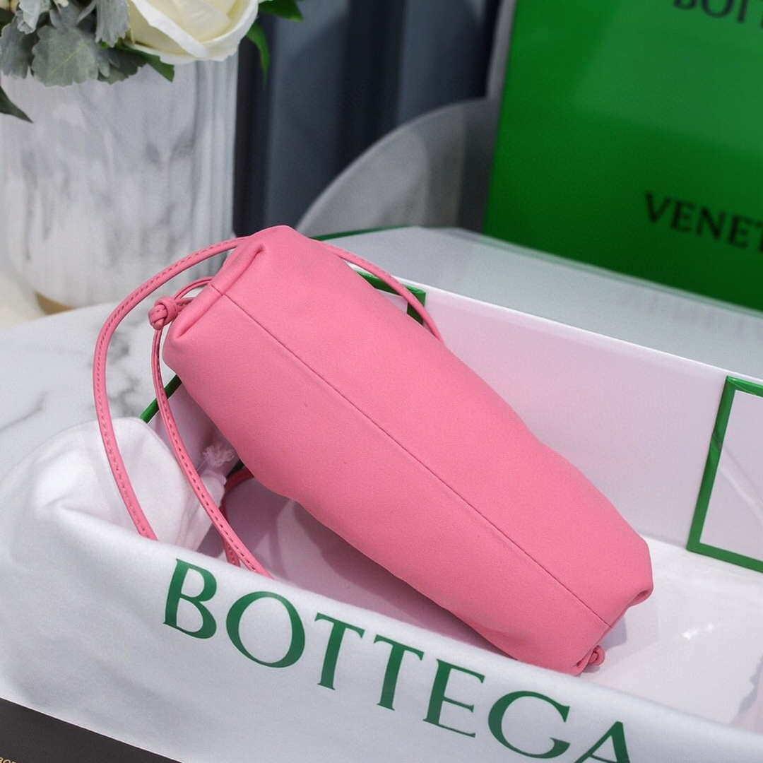 Bottega Veneta 585852 BV Mini Pouch Pink Bag