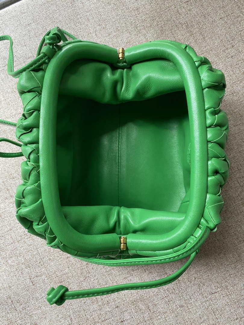 BV 585852VCPP13722 Bottega Veneta Mini Pouch Green