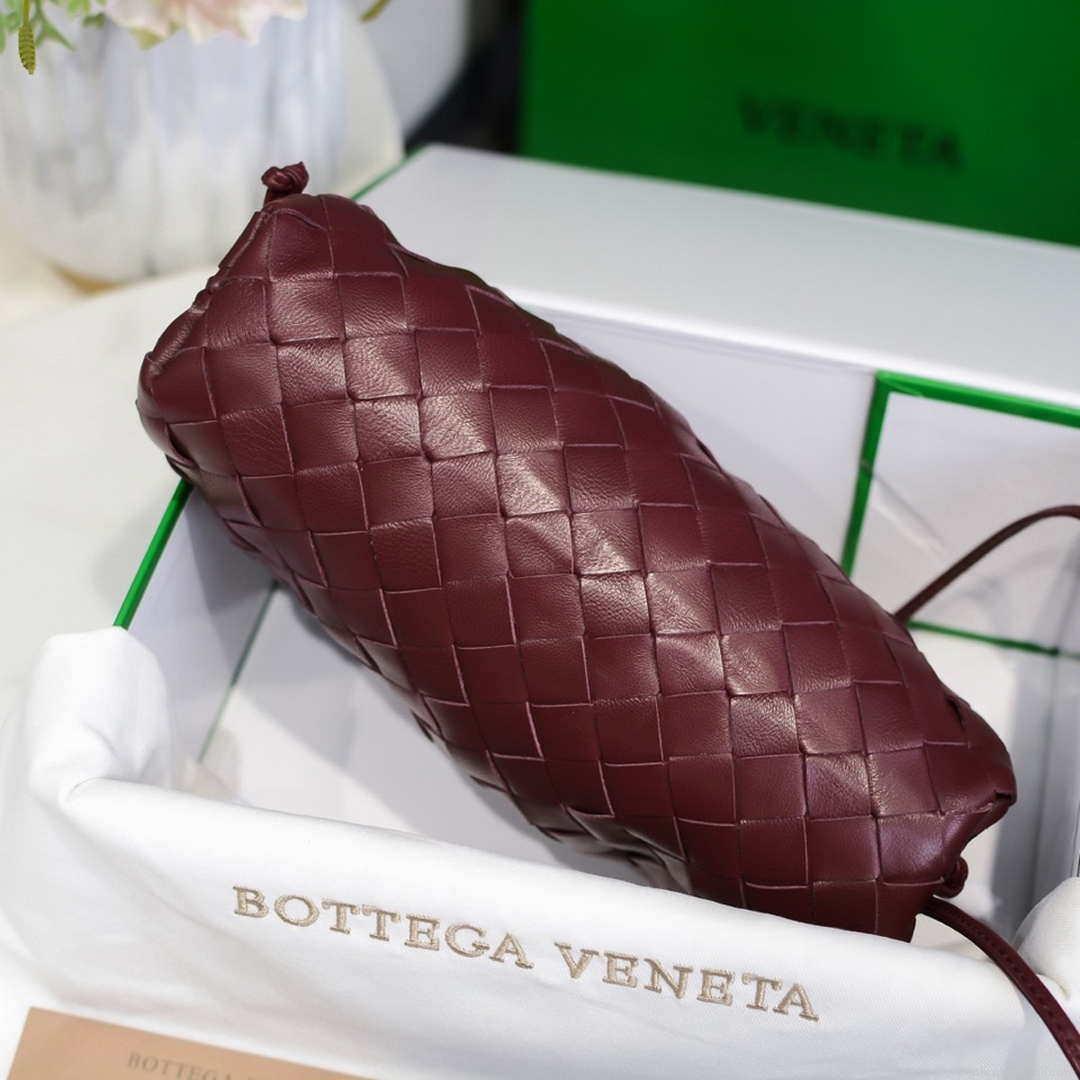BV 585852 Bottega Veneta Mini Pouch intrecciato leather clutch with strap Wine Red