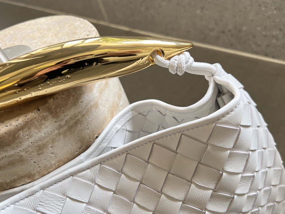 Bottega Veneta BV 716082 Sardine White