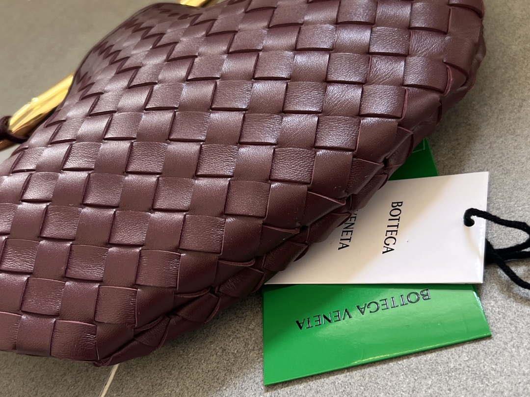 Bottega Veneta BV 716082 Sardine Wine Red