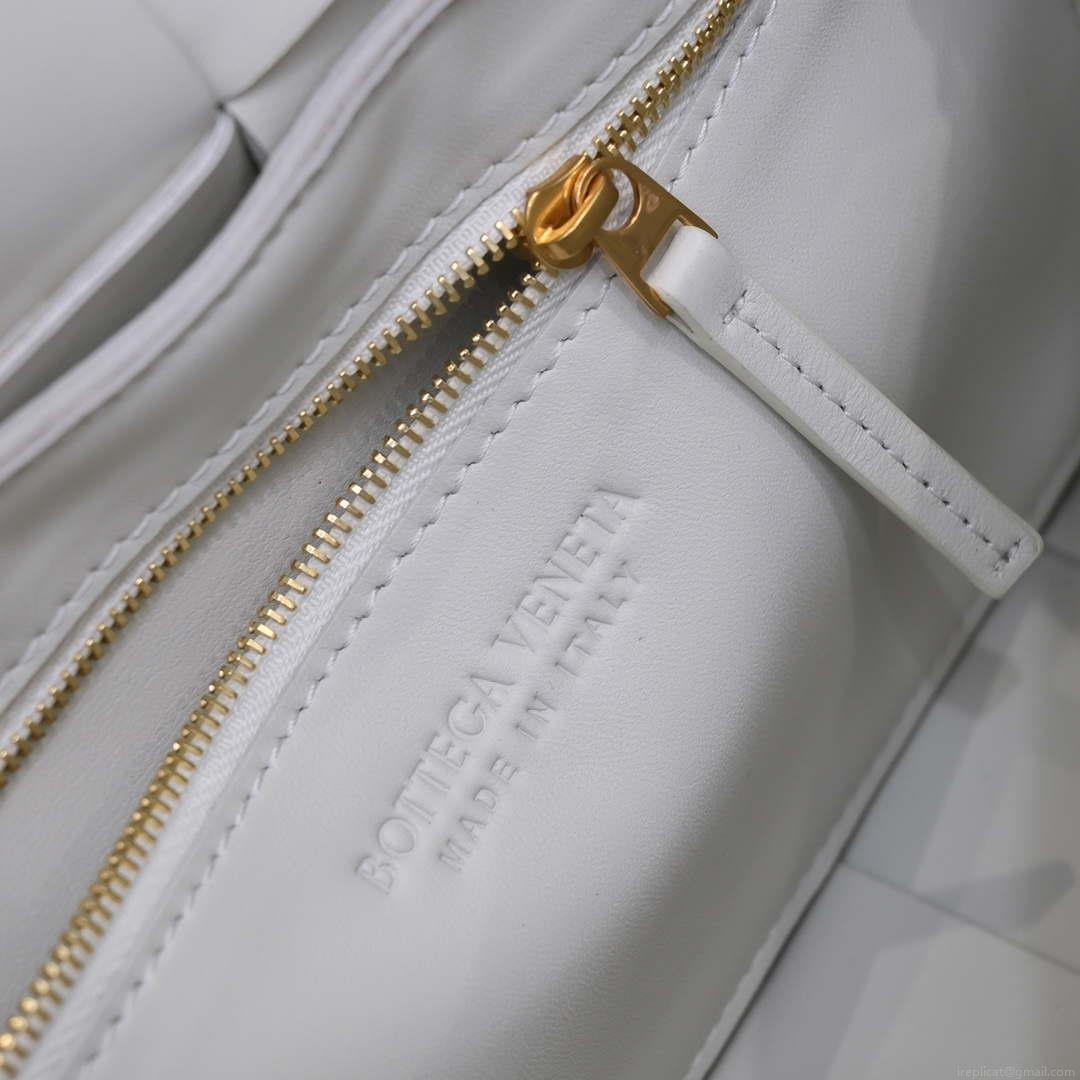 Bottega Veneta BV 666870 Cassette Intreccio grained leather cross-body bag White