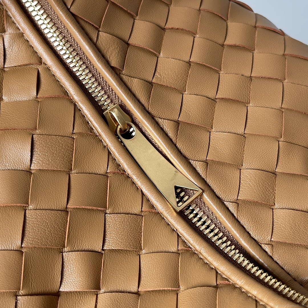 Bottega Veneta BV 600263 Medium Jodie Bag Camel