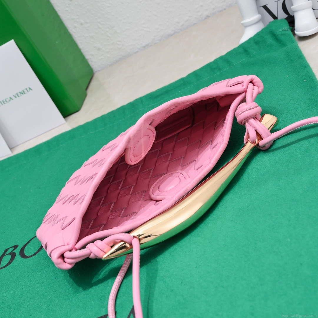 Bottega Veneta BV 744267 Mini Sardine Cross-body bag realised with Intrecciato Pink
