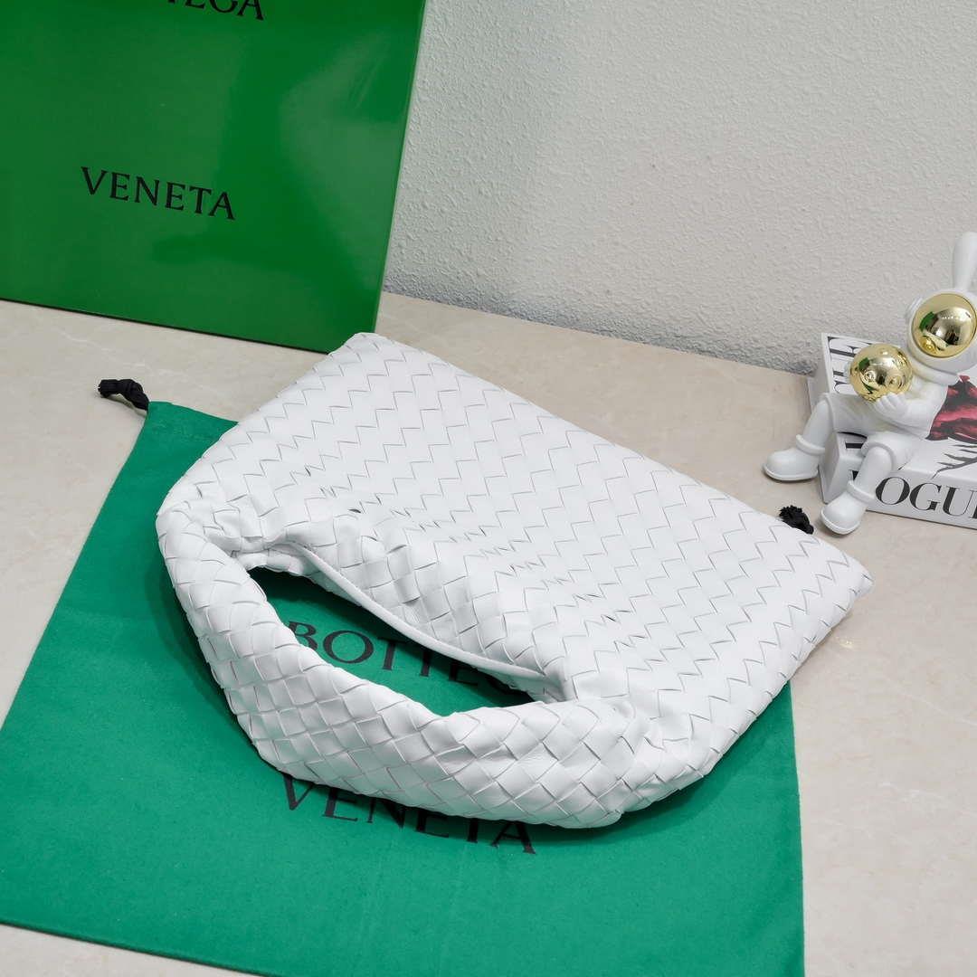 Bottega Veneta BV 763966 Small Hop oyster Bag White