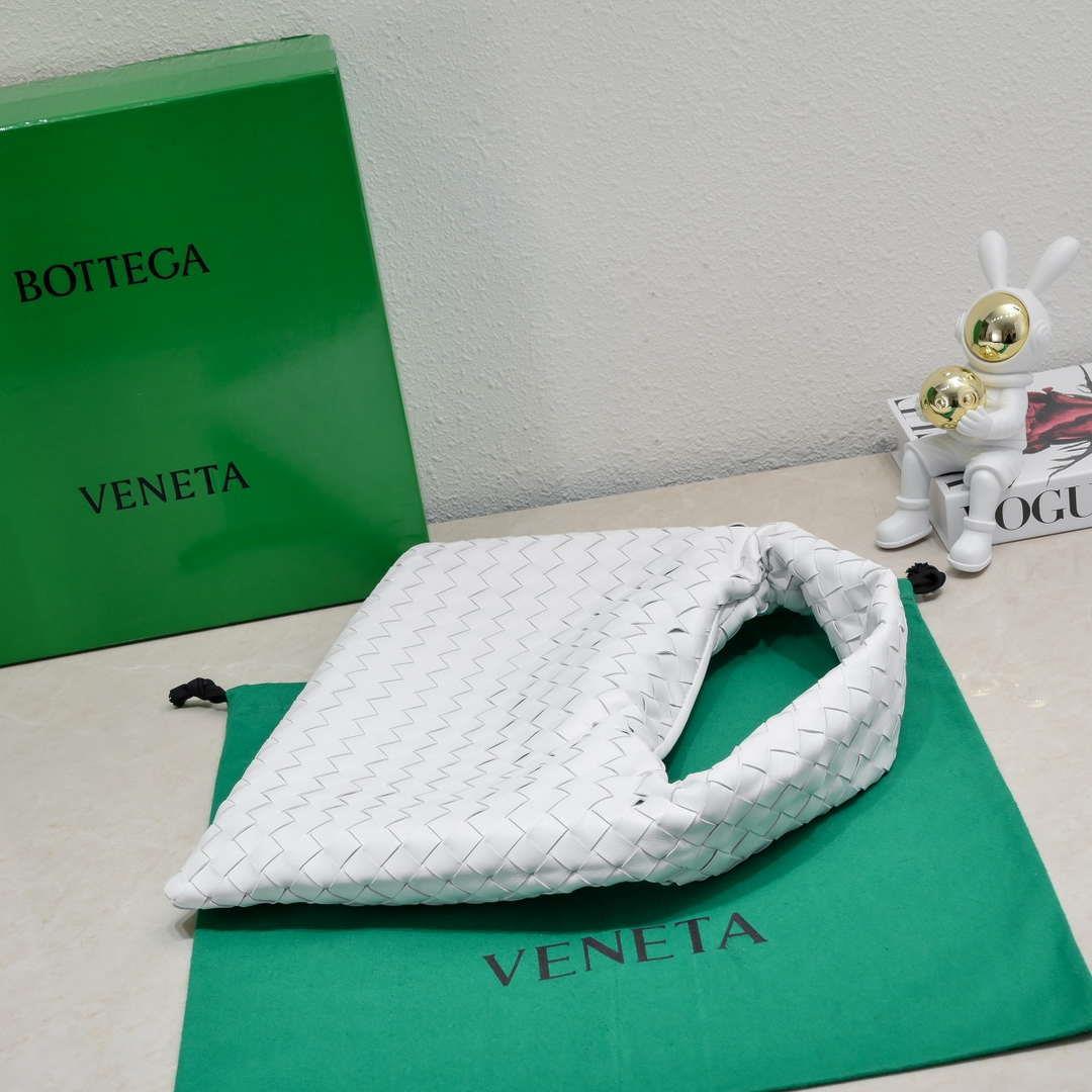 Bottega Veneta BV 763966 Small Hop oyster Bag White