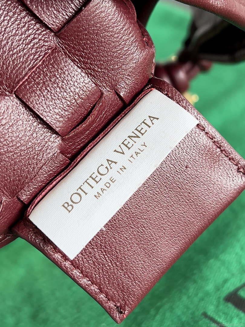Bottega Veneta BV 776768 Sardine With Chain Red