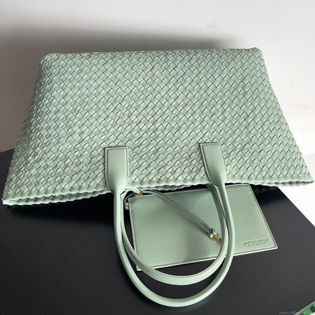 Bottega Veneta BV 608811 Large Cabat Bag Bv0015