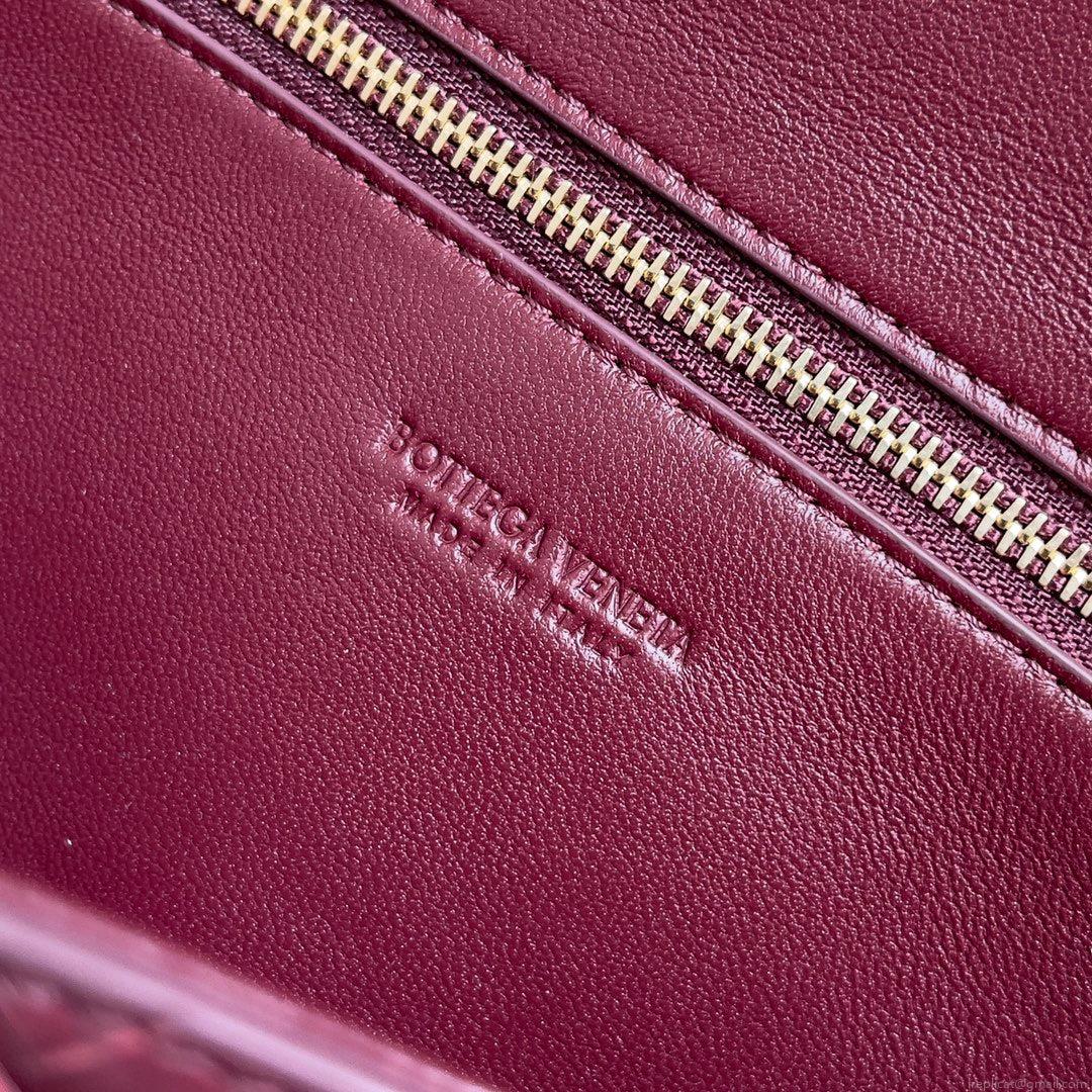 Bottega Veneta BV 741511 Long Clutch Andiamo With Handle Emerald Red
