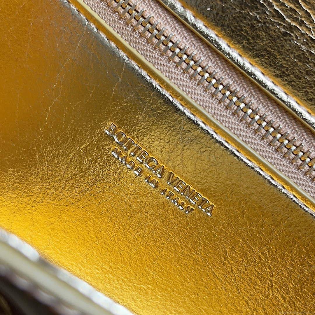 Bottega Veneta BV 741511 Long Clutch Andiamo With Handle Emerald Gold