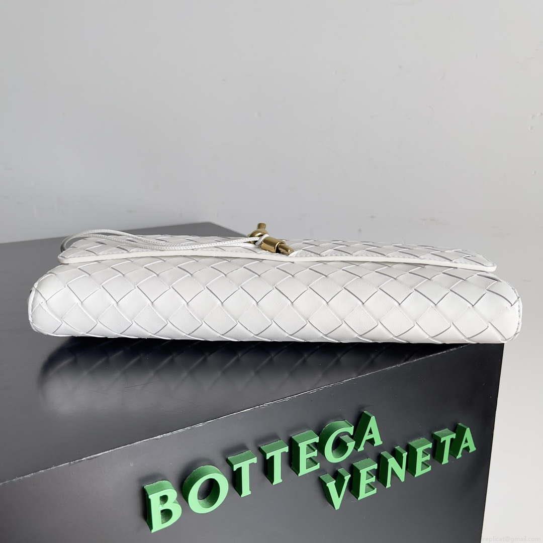 Bottega Veneta BV 741511 Long Clutch Andiamo With Handle Emerald White