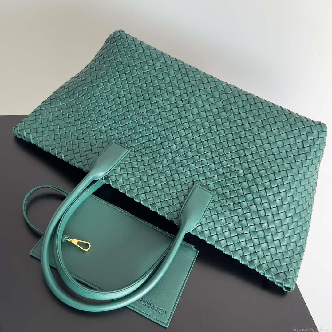 Bottega Veneta BV 608811 Large Cabat Bag Bv0026
