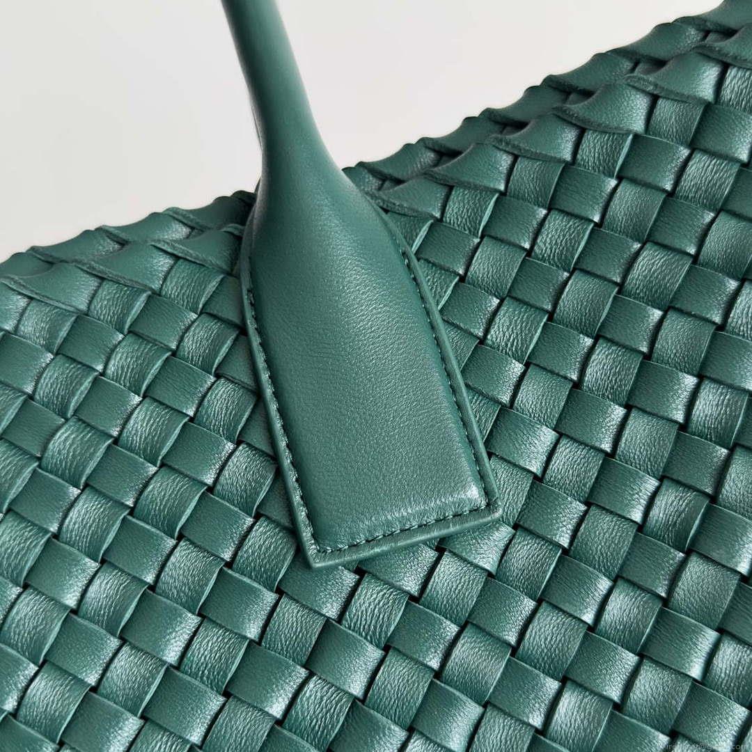 Bottega Veneta BV 608811 Large Cabat Bag Bv0026