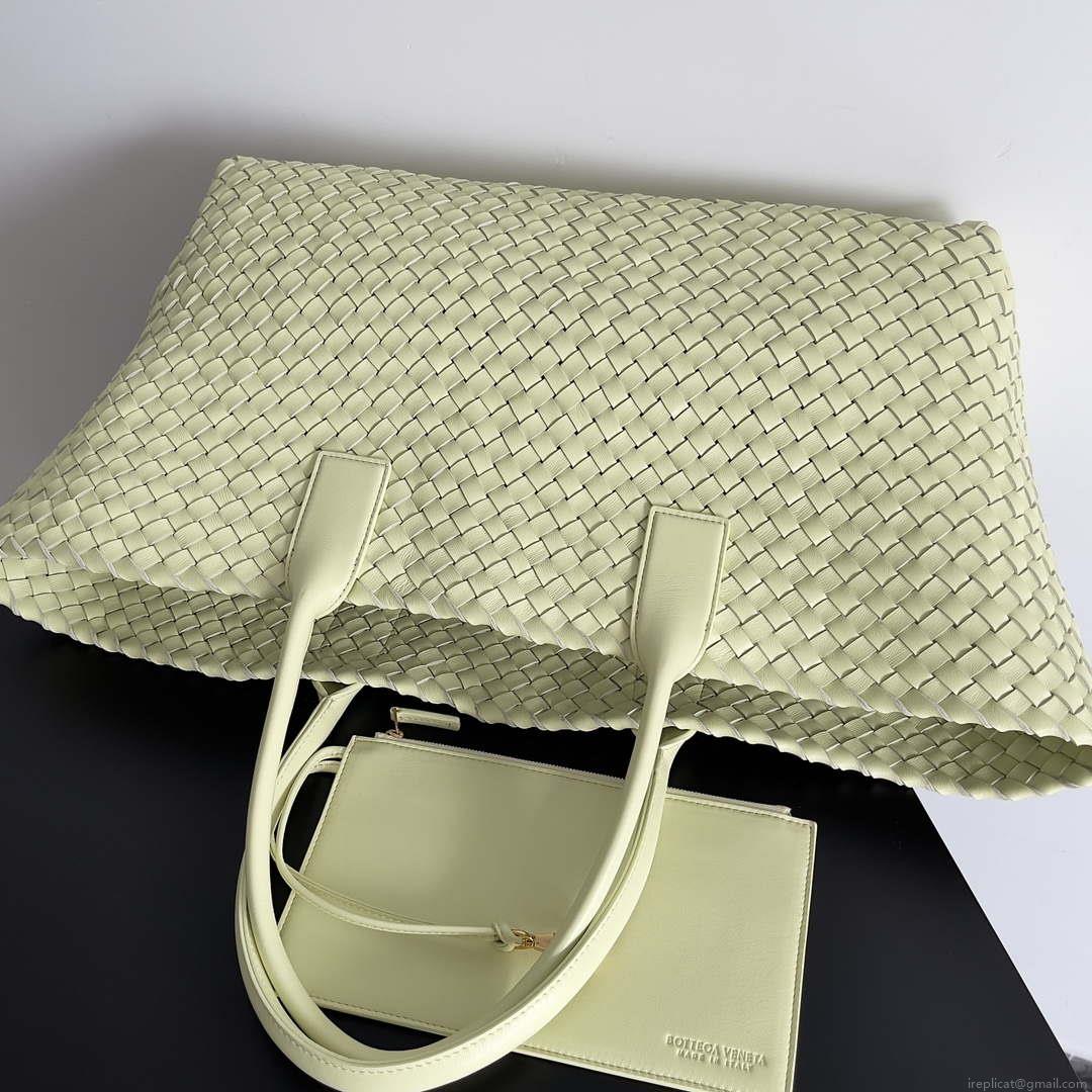 Bottega Veneta BV 608811 Large Cabat Bag Bv0030