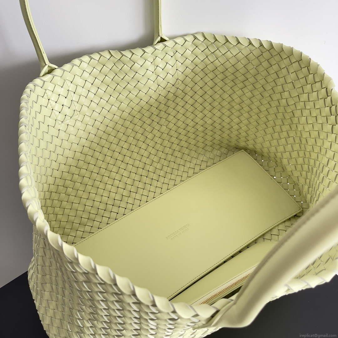 Bottega Veneta BV 608811 Large Cabat Bag Bv0030