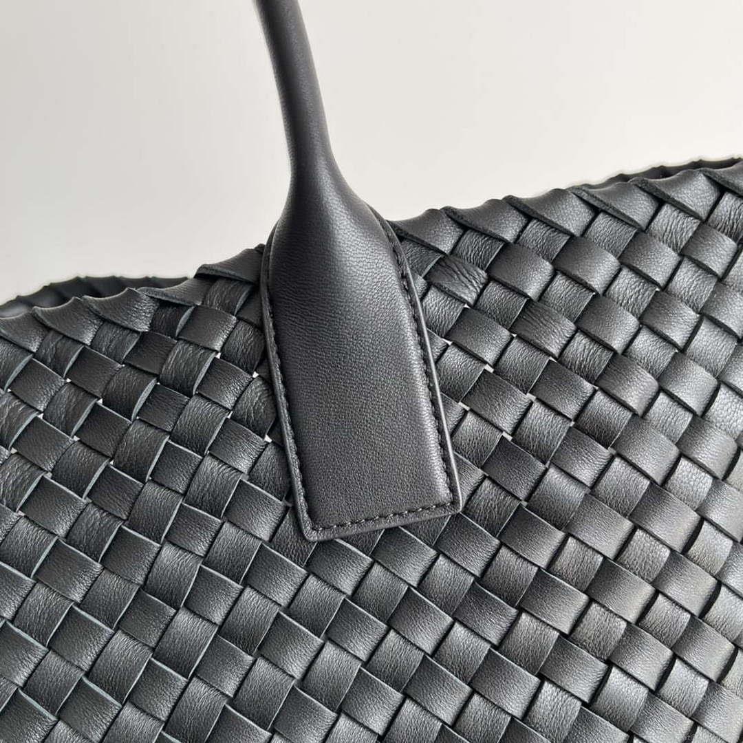 Bottega Veneta BV 608811 Large Cabat Bag Bv0033