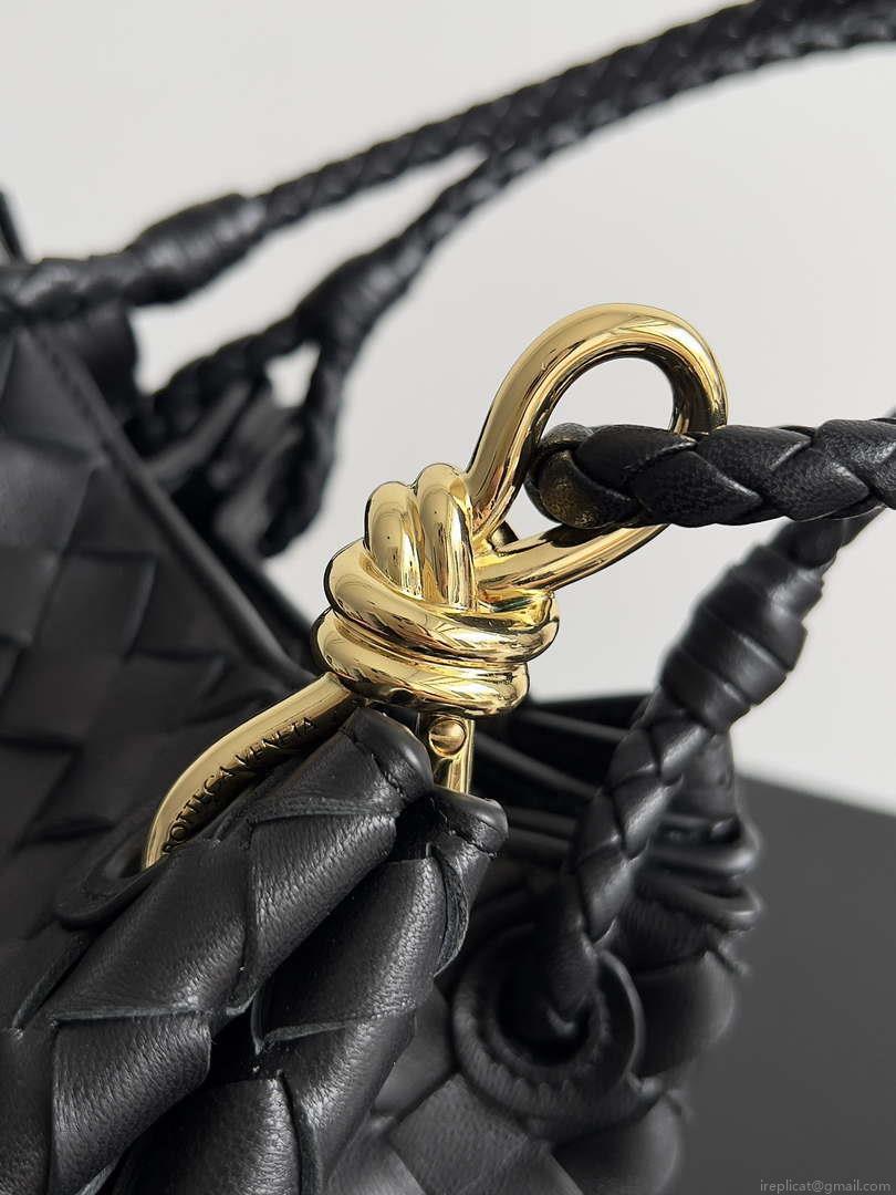 Bottega Veneta BV 796569VCPPT8060 Small Andiamo Parachute Black