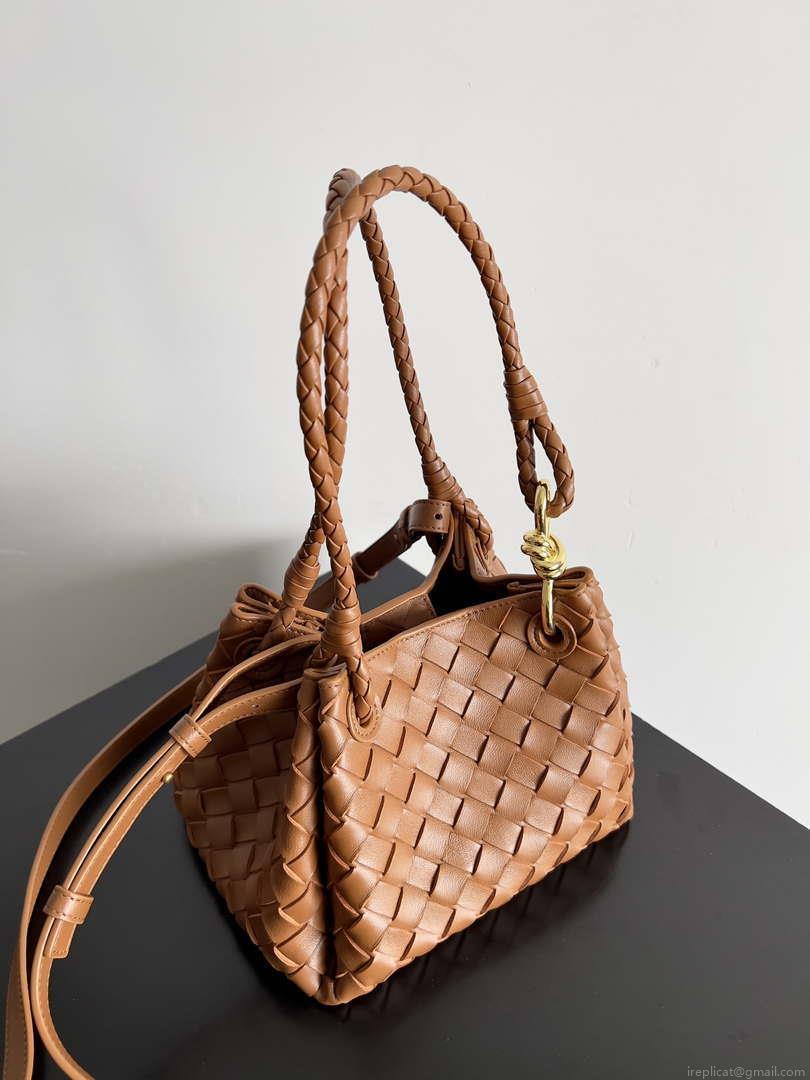 Bottega Veneta BV 796569VCPPT8060 Small Andiamo Parachute Brown