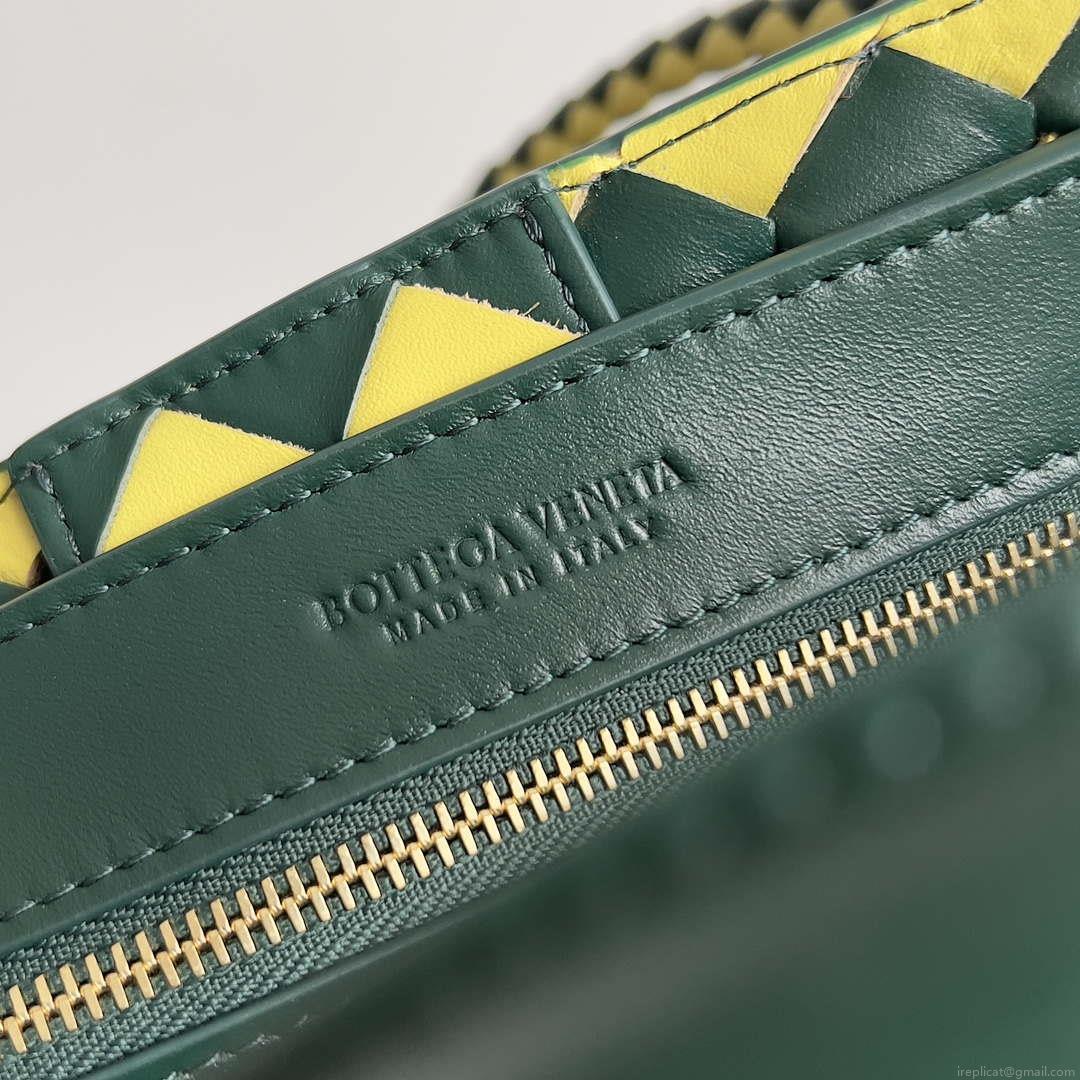 Bottega Veneta BV 779152 Small Andiamo Emerald green Sherbert