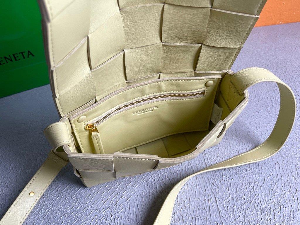 Bottega Veneta BV 578004 Cassette Cross-body Bag 58890 Apricot