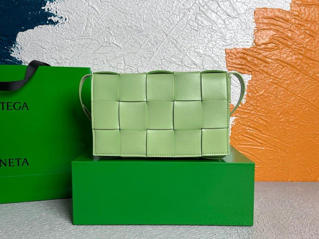Bottega Veneta BV 578004 Cassette Cross-body Bag 58890 Light Green